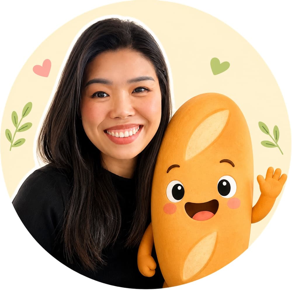 Cô Nhã with the Little Vietnamese mascot